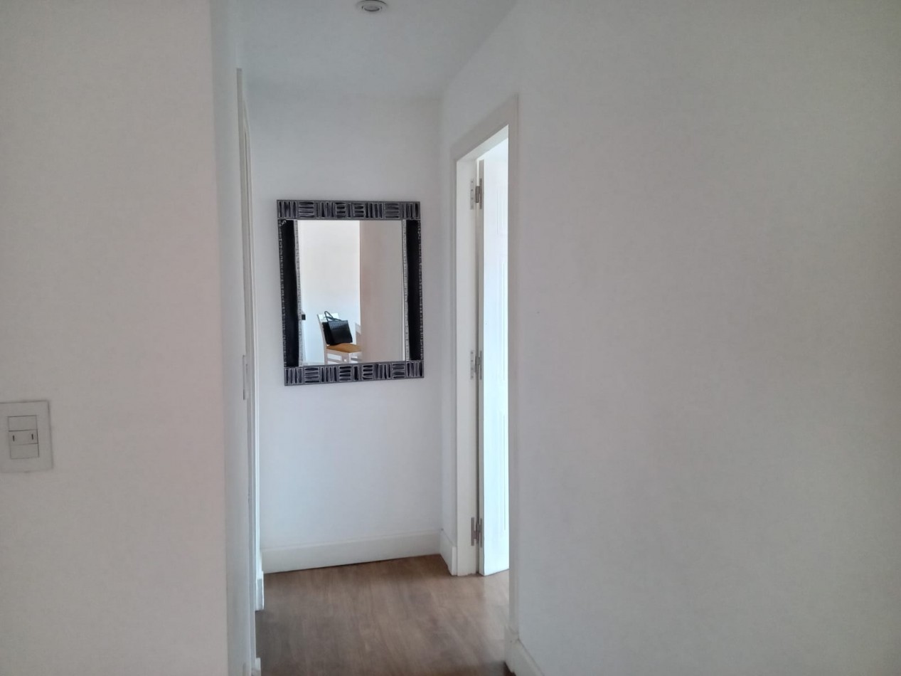 DEPARTAMENTO DE 2 AMB CON BALCON Y COCHERA. AMOBLADO