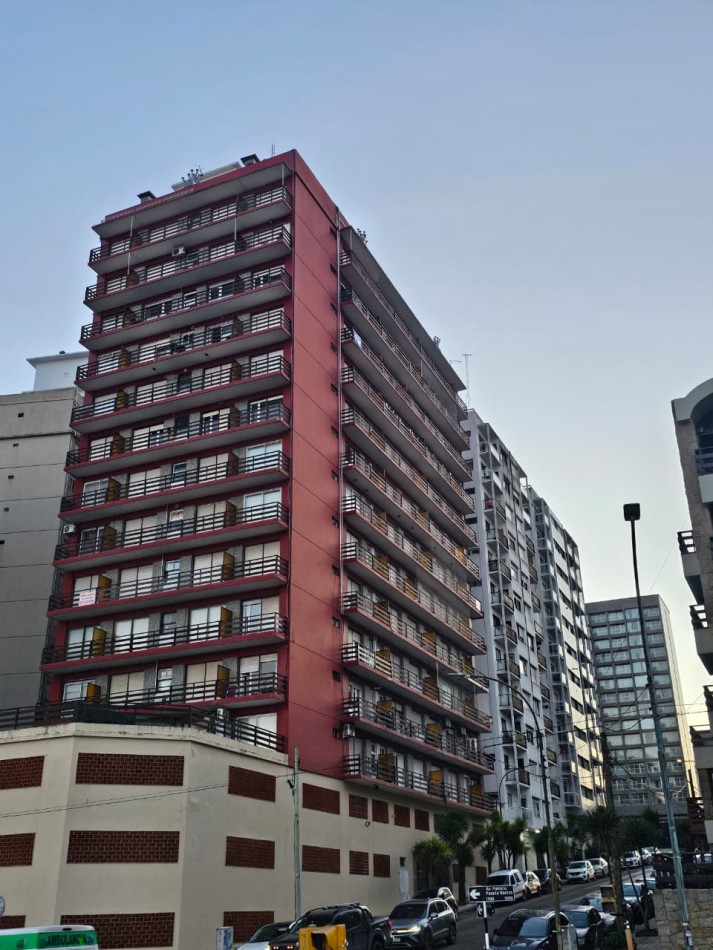 DEPARTAMENTO DE 2 AMB EXTERNO. VISTA AL MAR
