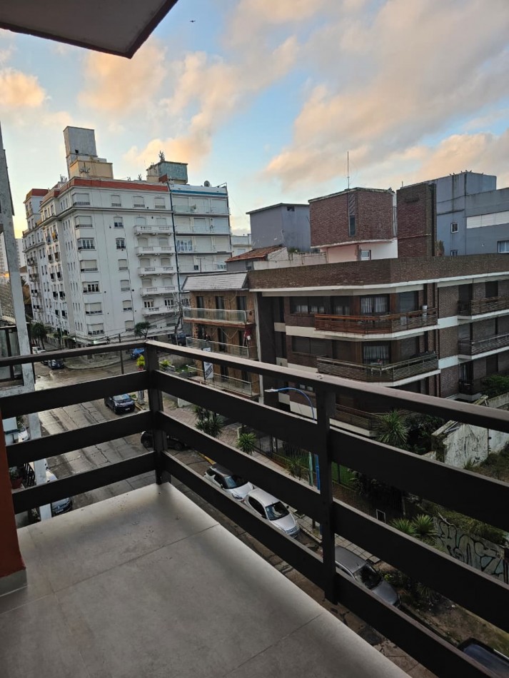DEPARTAMENTO DE 2 AMB EXTERNO. VISTA AL MAR
