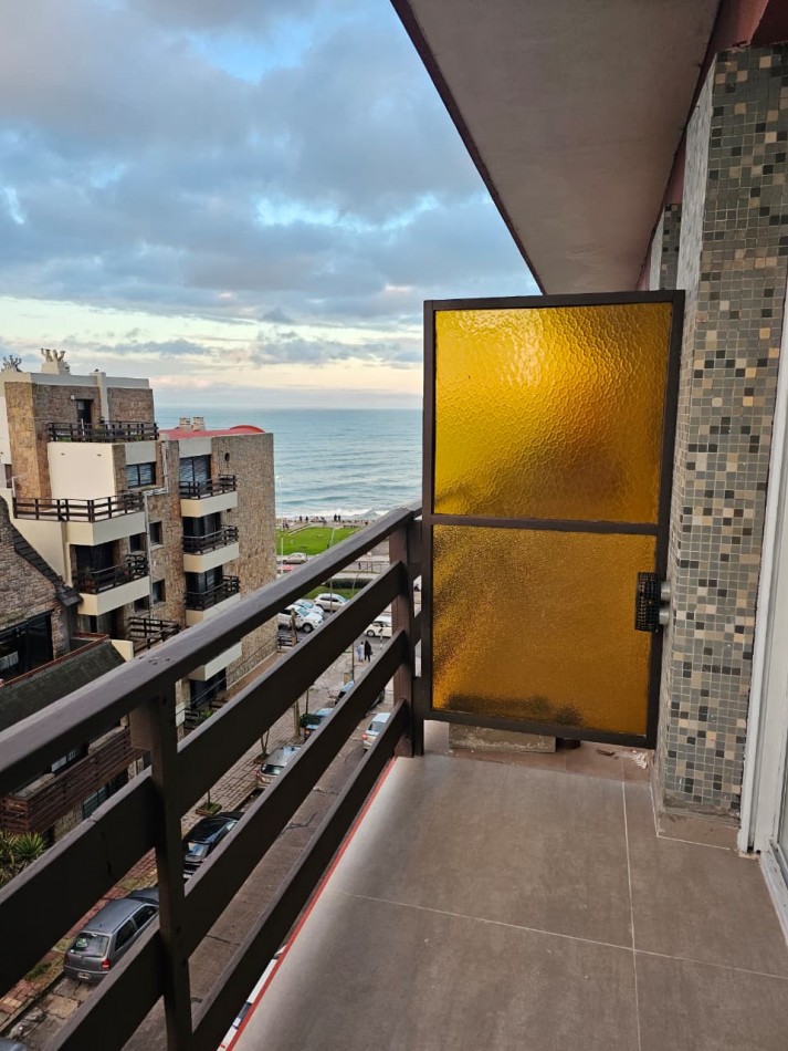 DEPARTAMENTO DE 2 AMB EXTERNO. VISTA AL MAR