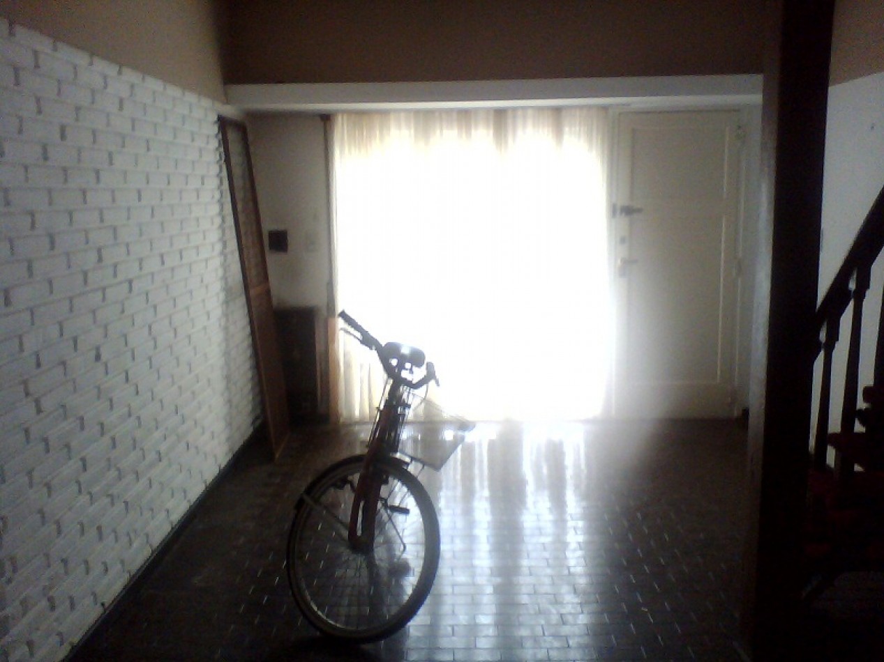 DUPLEX DE 3 AMB CON PARQUE. QUINCHO Y ENTRADA DE AUTO