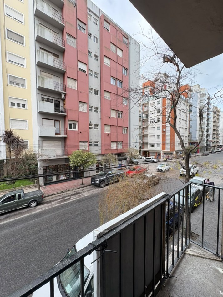 DEPARTAMENTO DE 2 AMB EXTERNO CON BALCON 