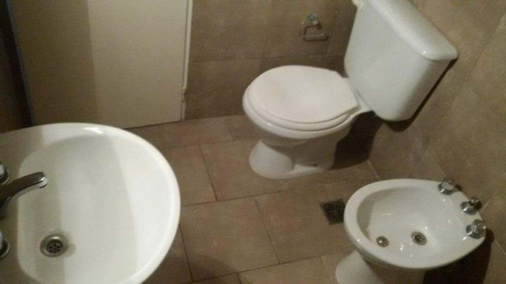 DEPARTAMENTO DE 2 AMB AMPLIO A METROS DEL MAR 