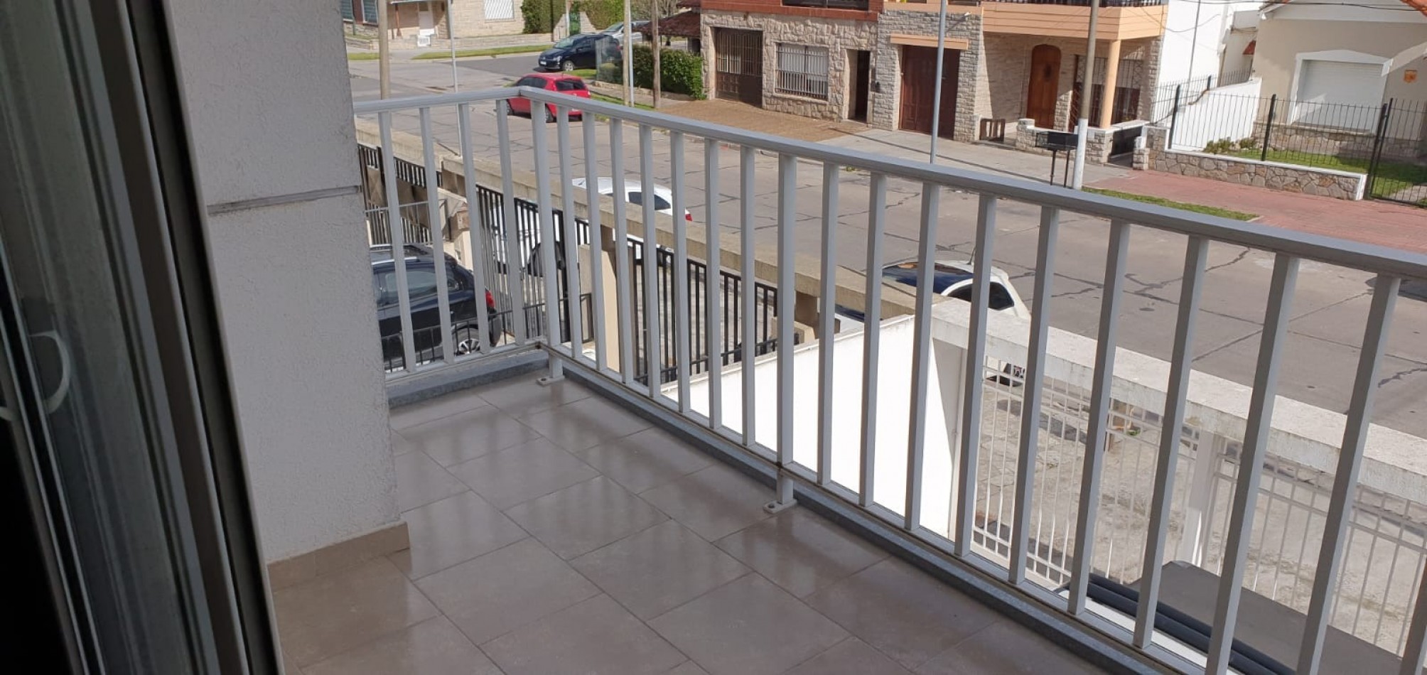 DEPARTAMENTO DE 2 AMB AMPLIO A METROS DEL MAR 