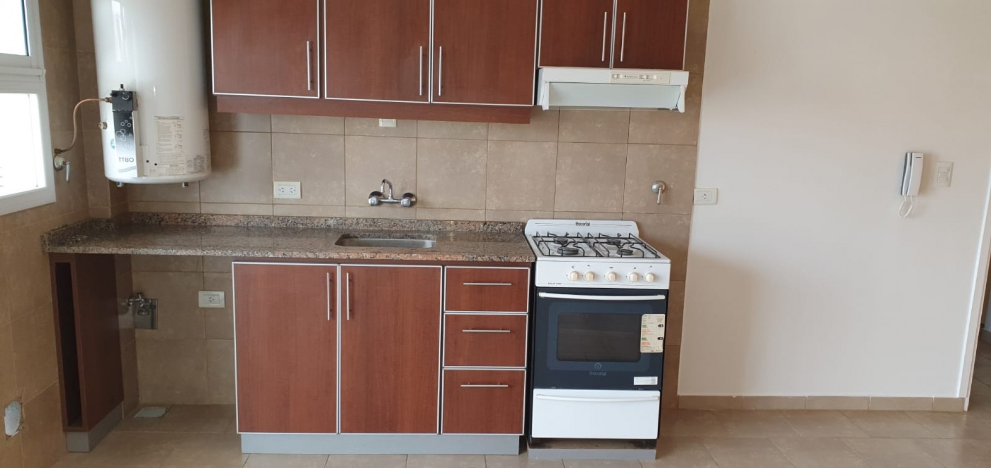 DEPARTAMENTO DE 2 AMB AMPLIO A METROS DEL MAR 