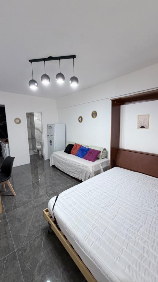 DEPARTAMENTO DE 1 AMB A LA CALLE CON BALCON 