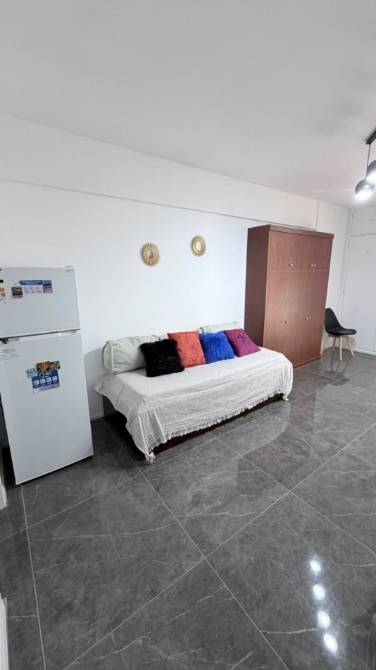 DEPARTAMENTO DE 1 AMB A LA CALLE CON BALCON 