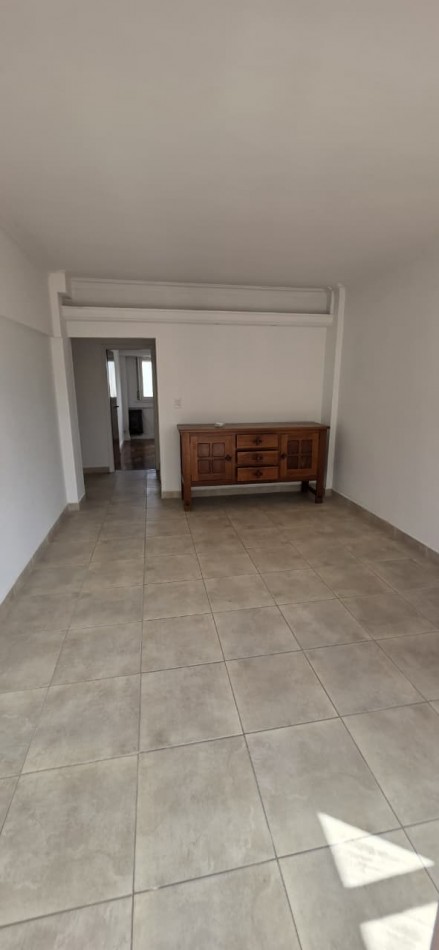 DEPARTAMENTO DE 2 AMB CON DEPENDENCIA. EXTERNO CON BALCON 