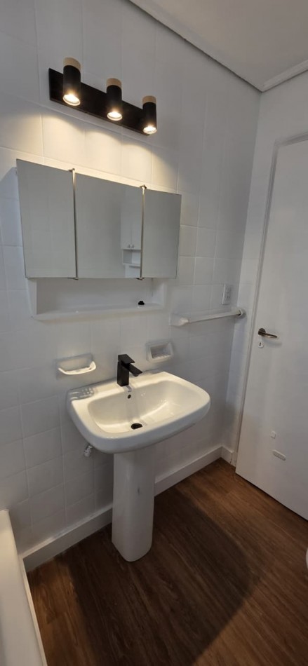 DEPARTAMENTO DE 2 AMB CON DEPENDENCIA. EXTERNO CON BALCON 