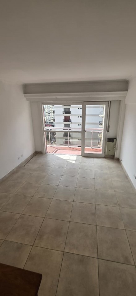 DEPARTAMENTO DE 2 AMB CON DEPENDENCIA. EXTERNO CON BALCON 