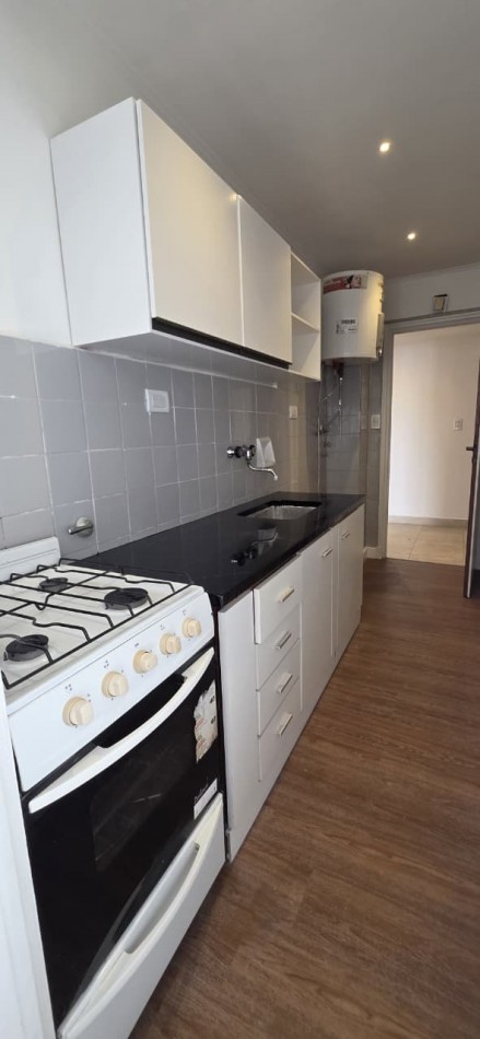 DEPARTAMENTO DE 2 AMB CON DEPENDENCIA. EXTERNO CON BALCON 