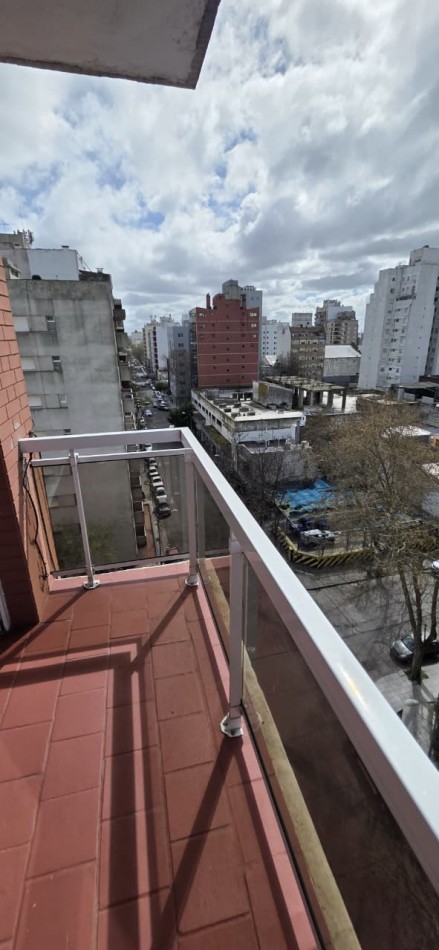 DEPARTAMENTO DE 2 AMB CON DEPENDENCIA. EXTERNO CON BALCON 