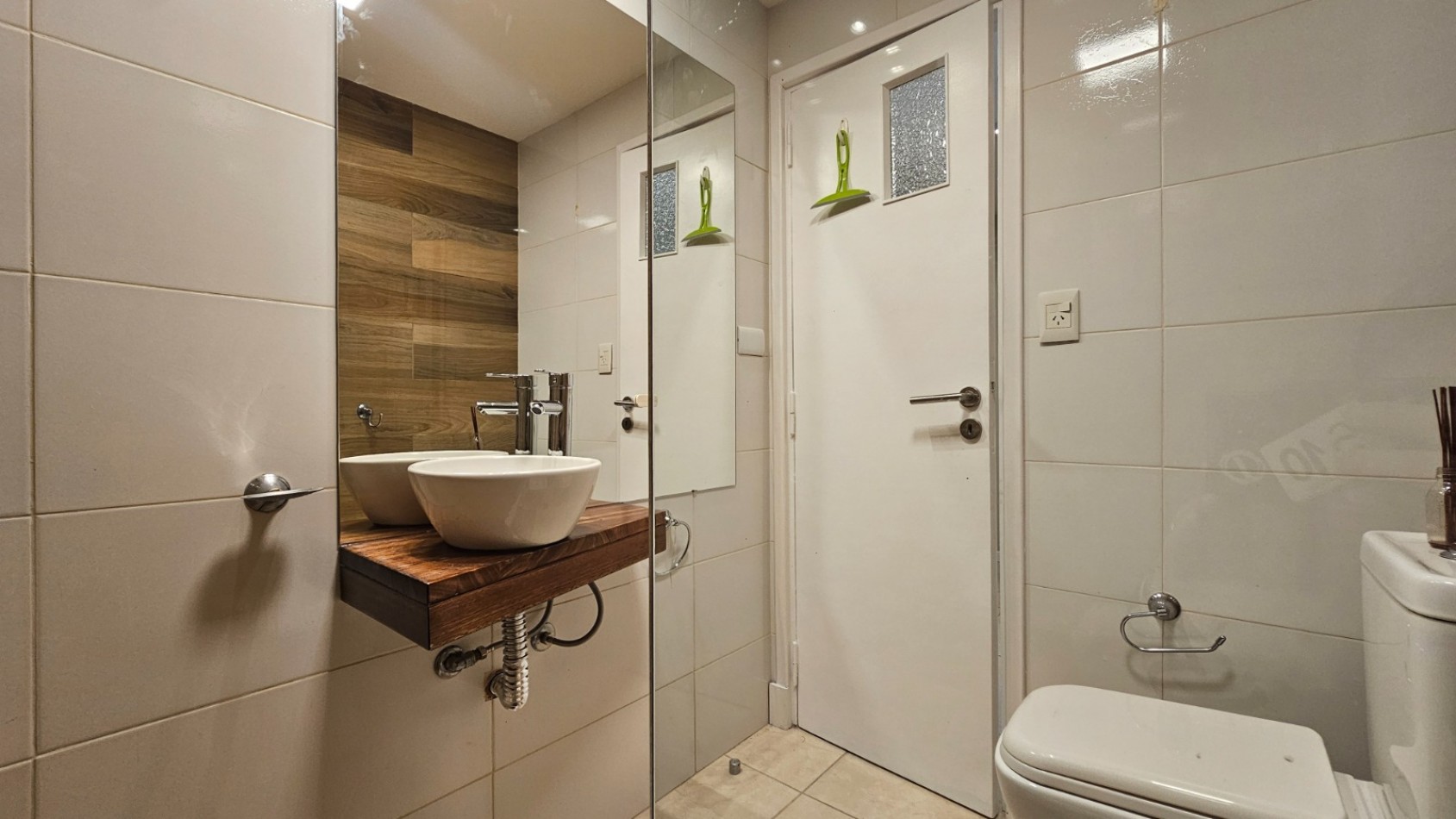 DEPARTAMENTO DE 2 AMB CON DEP. EXTERNO CON BALCON. RECICLADO
