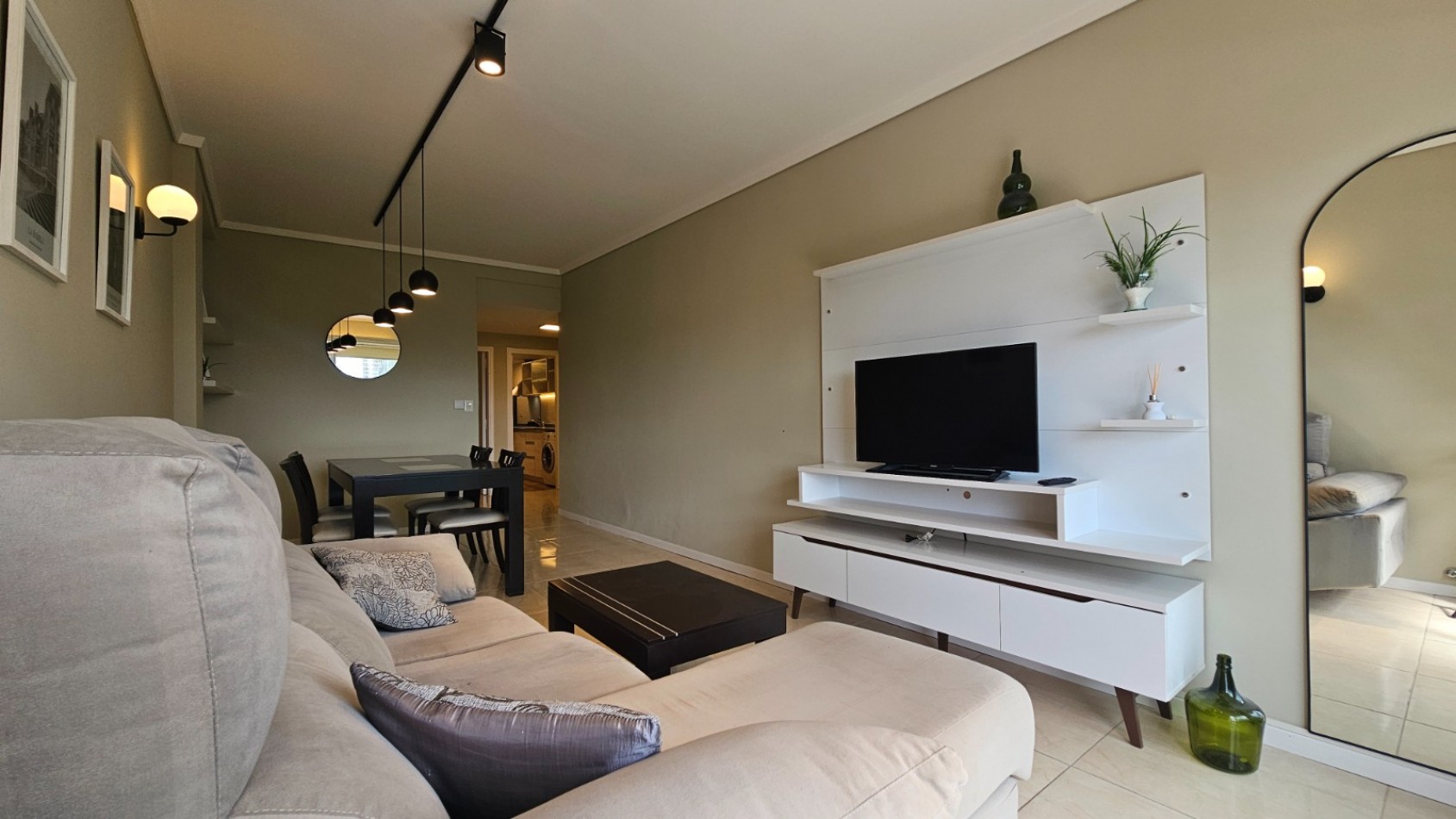 DEPARTAMENTO DE 2 AMB CON DEP. EXTERNO CON BALCON. RECICLADO