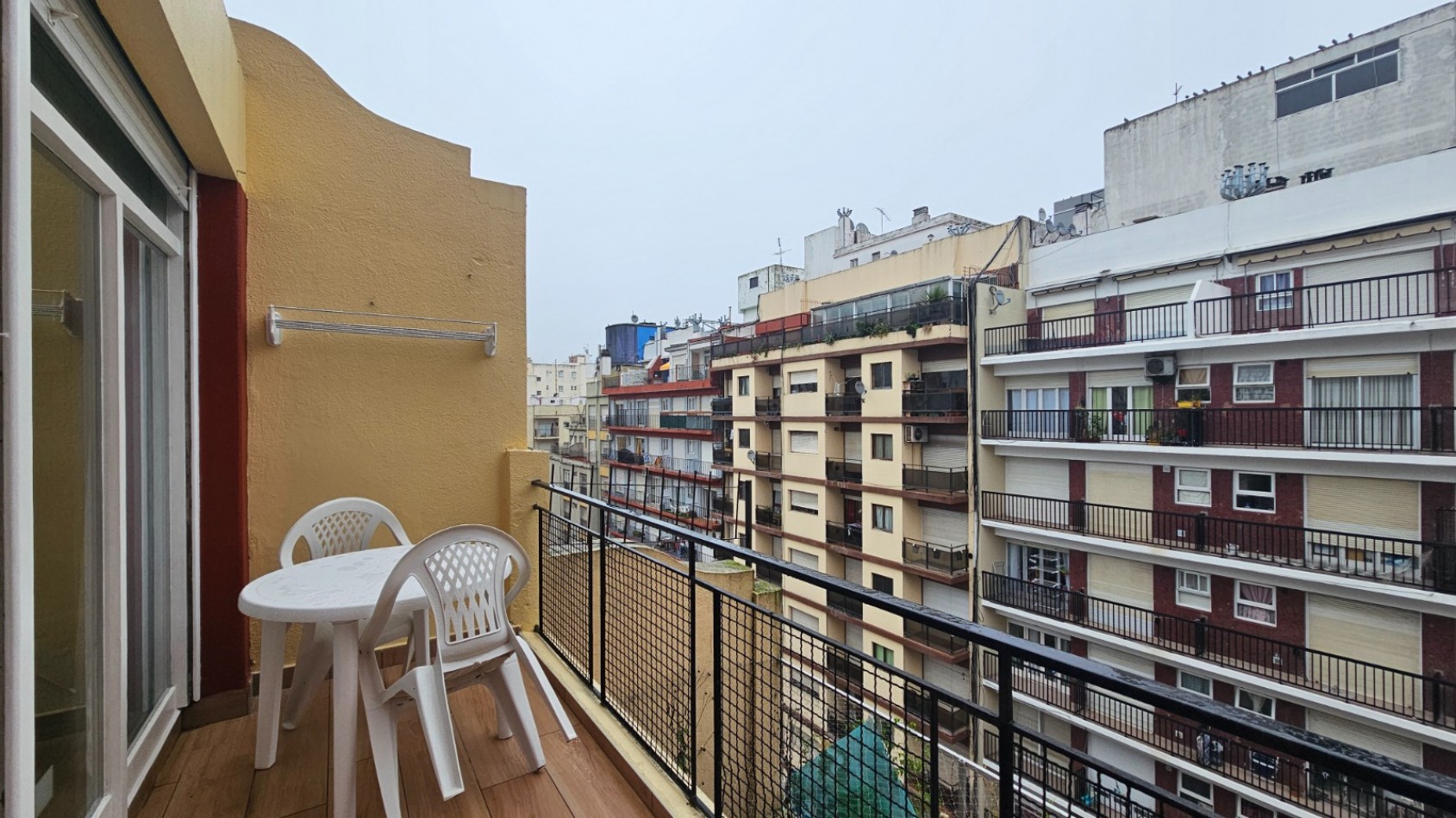 DEPARTAMENTO DE 1 AMB EXTERNO. BALCON. RECICLADO
