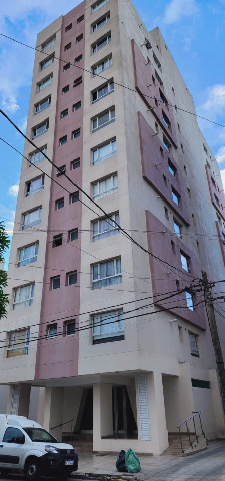 DEPARTAMENTO DE 2 AMB CON COCHERA 