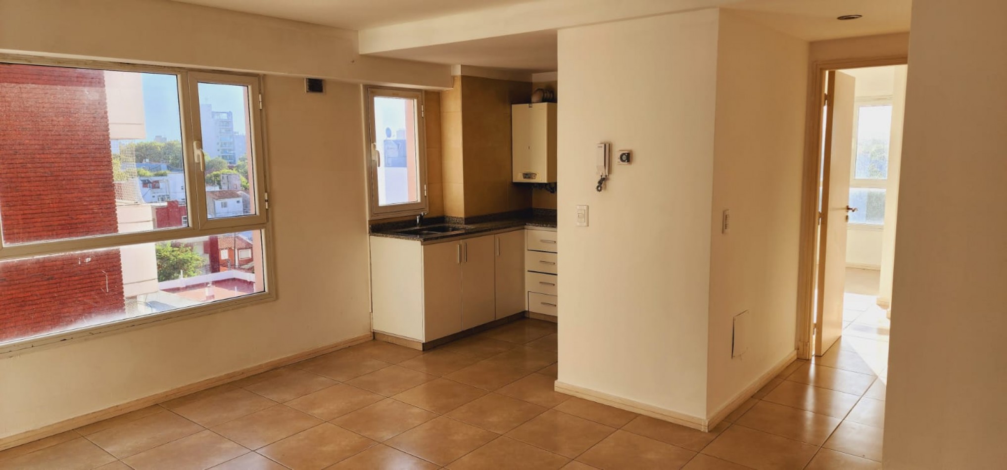 DEPARTAMENTO DE 2 AMB CON COCHERA 