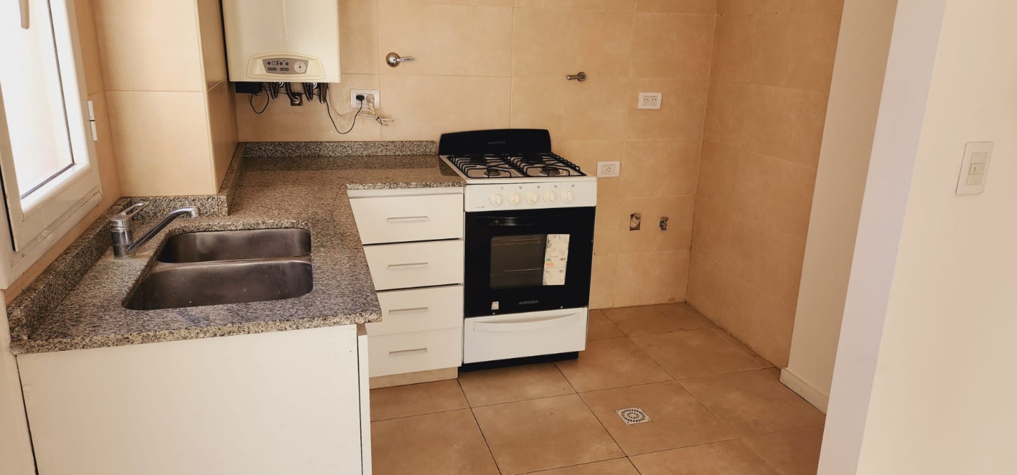DEPARTAMENTO DE 2 AMB CON COCHERA 