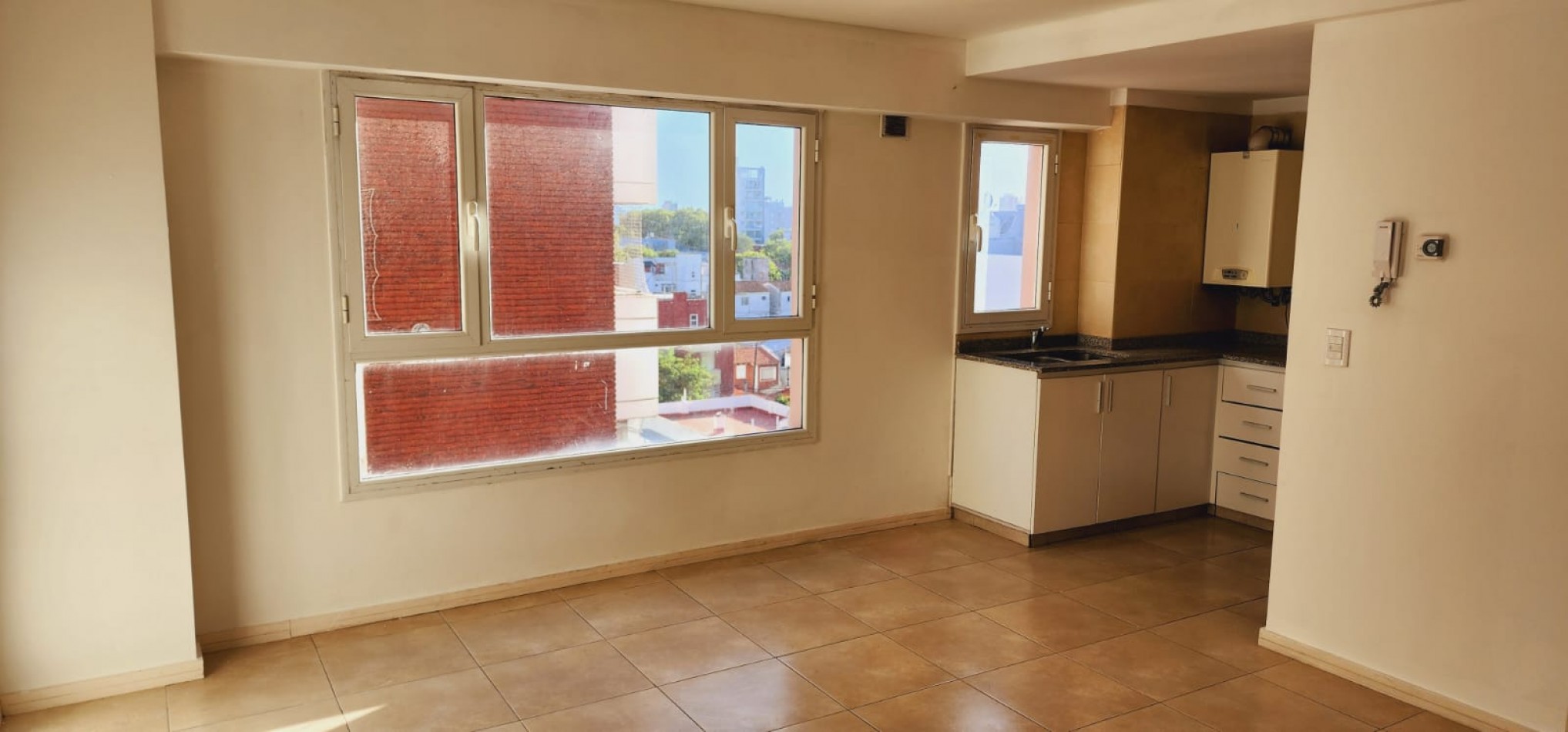 DEPARTAMENTO DE 2 AMB CON COCHERA 