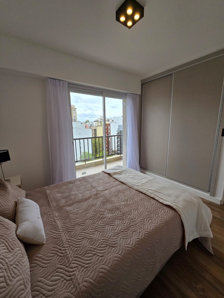 DEPARTAMENTO DE 2 AMB EXTERNO. BALCON DOBLE