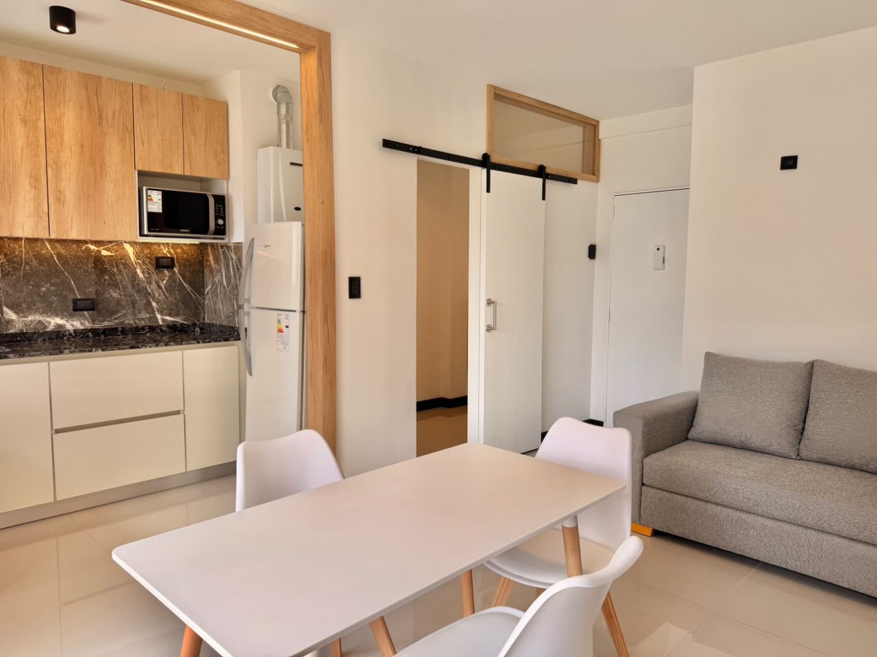 DEPARTAMENTO DE 2 AMB EXTERNO CON BALCON CORRIDO. RECICLADO