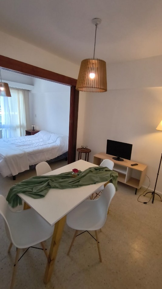 DEPARTAMENTO DE 1 AMB A LA CALLE CON BALCON 