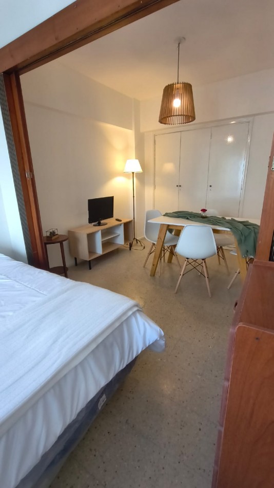 DEPARTAMENTO DE 1 AMB A LA CALLE CON BALCON 