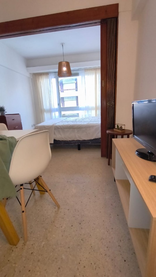 DEPARTAMENTO DE 1 AMB A LA CALLE CON BALCON 