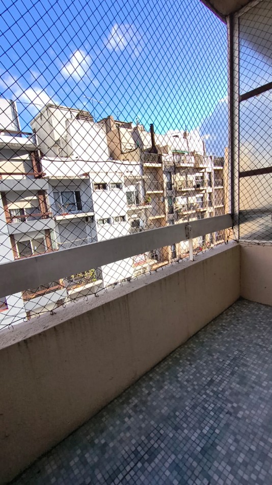 DEPARTAMENTO DE 1 AMB A LA CALLE CON BALCON 
