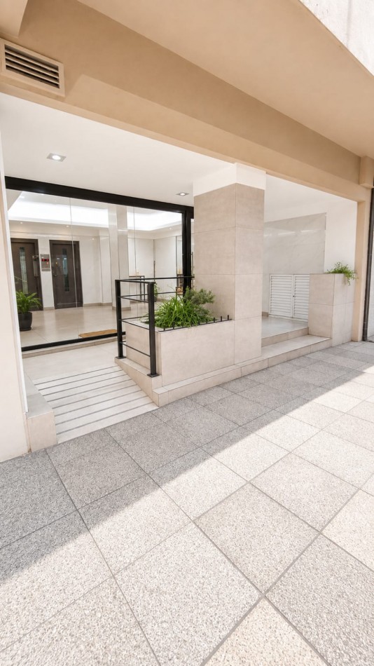 DEPARTAMENTO DE 1 AMB A LA CALLE CON BALCON 