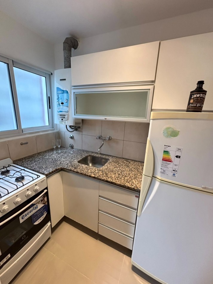 DEPARTAMENTO DE 2 AMB A LA CALLE CON BALCON 