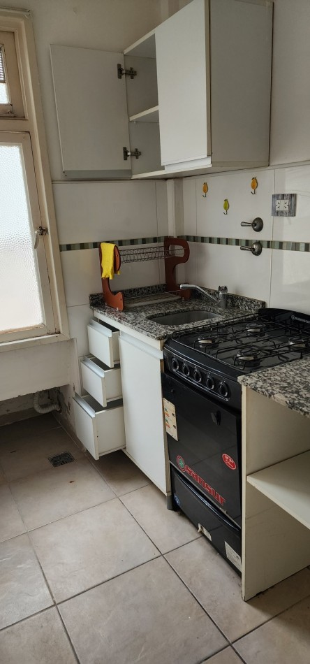 DEPARTAMENTO DE 1 AMB LUMINOSO. DIVIDIDO