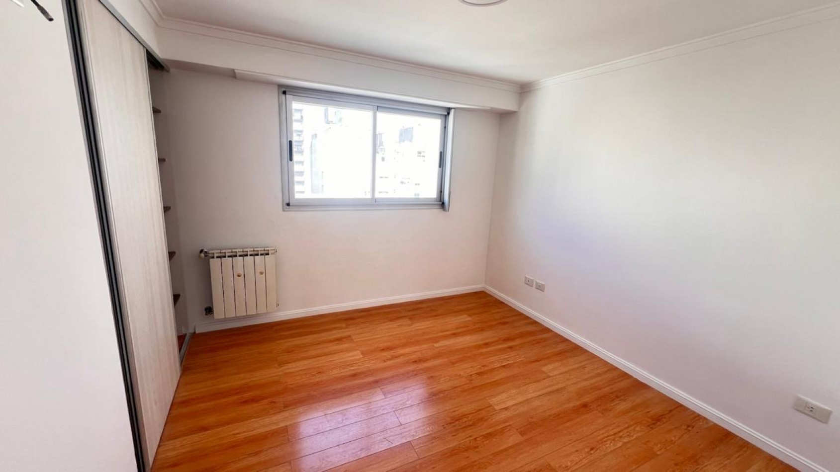 SEMIPISO DE 3 AMB EXTERNO. BALCON Y COCHERA