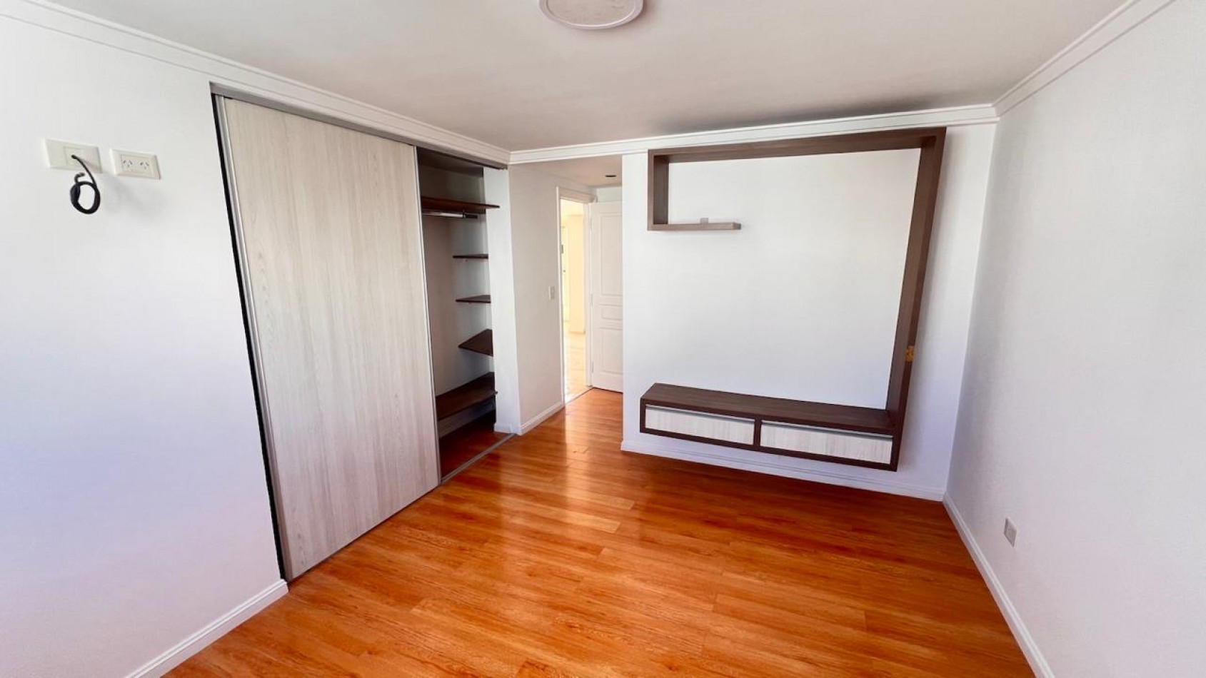 SEMIPISO DE 3 AMB EXTERNO. BALCON Y COCHERA