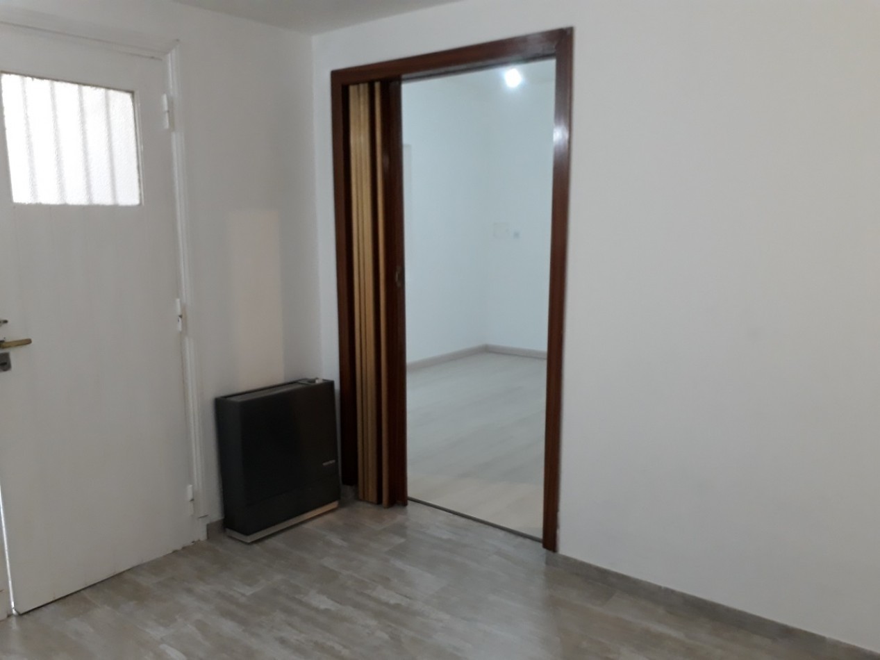 PH DE 2 AMB CON PATIO. RECICLADO. INDEPENDIENTE 
