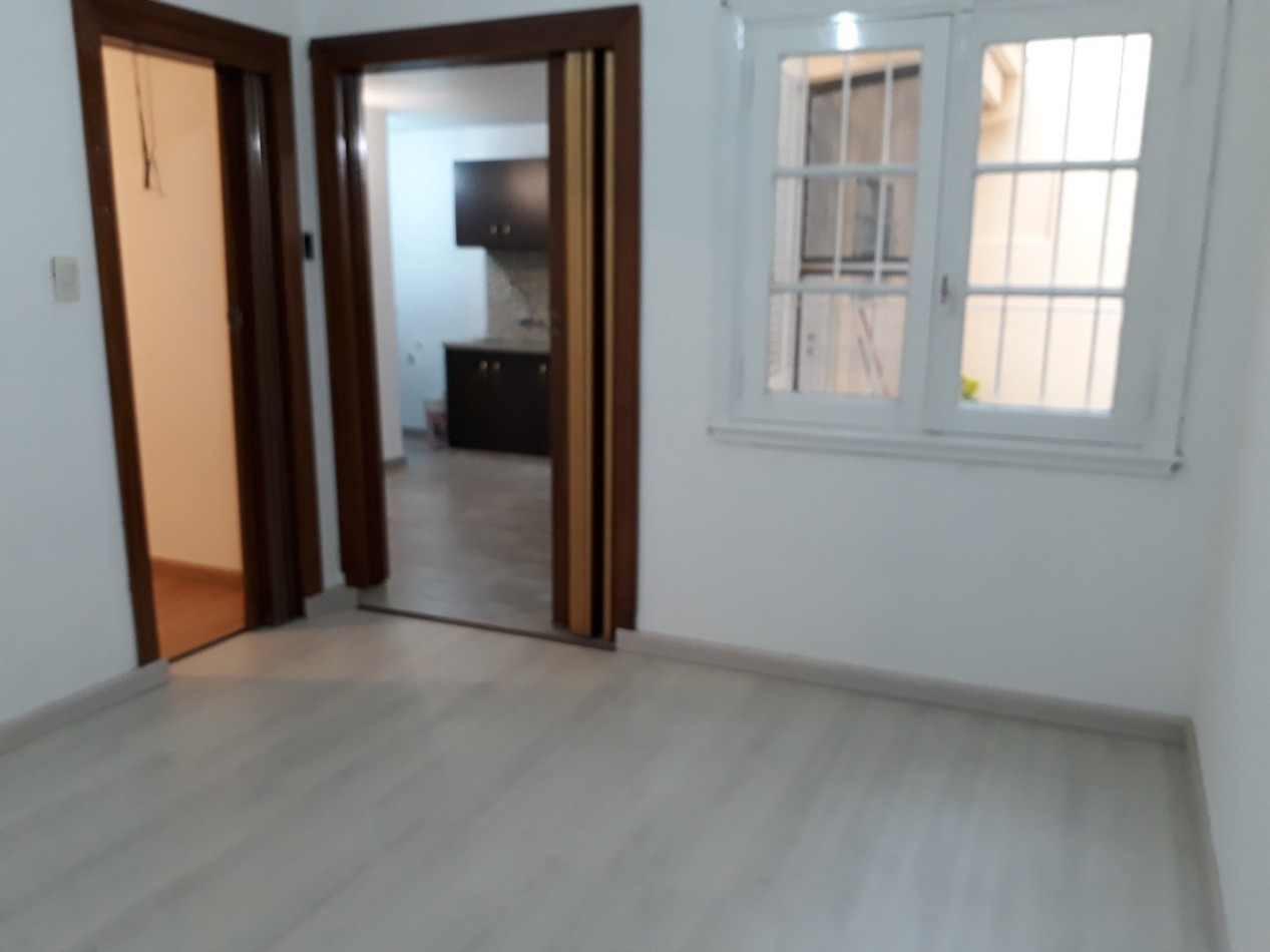 PH DE 2 AMB CON PATIO. RECICLADO. INDEPENDIENTE 