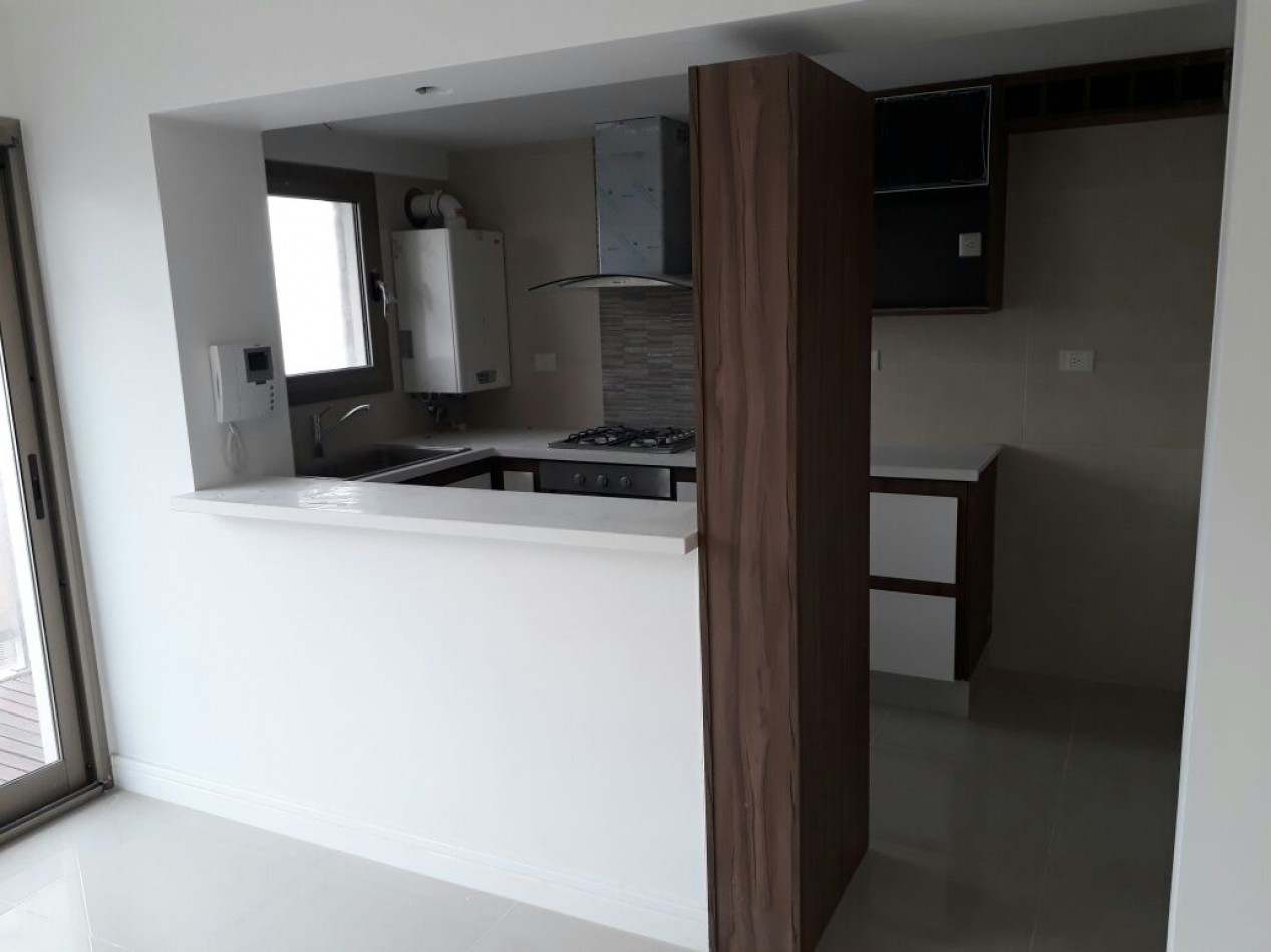 SEMIPISO DE 2 AMB EXTERNO CON BALCON 