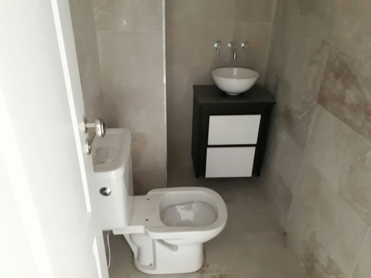 SEMIPISO DE 2 AMB EXTERNO CON BALCON 