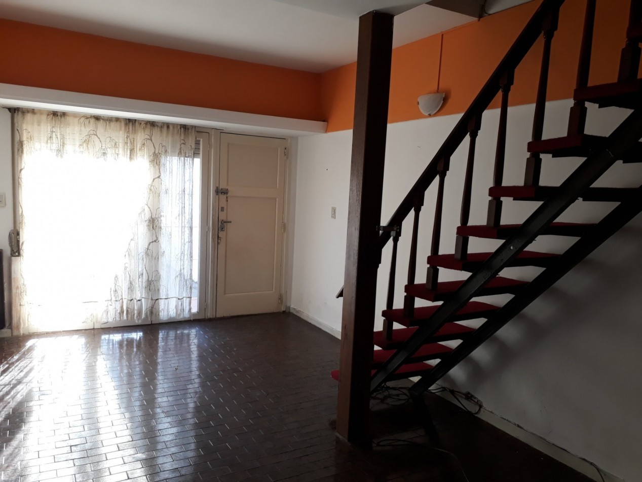 DUPLEX DE 3 AMB CON PARQUE. QUINCHO Y ENTRADA DE AUTO