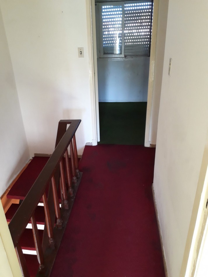 DUPLEX DE 3 AMB CON PARQUE. QUINCHO Y ENTRADA DE AUTO