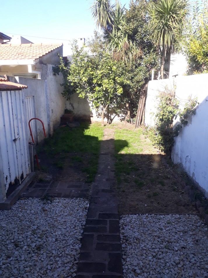 DUPLEX DE 3 AMB CON PARQUE. QUINCHO Y ENTRADA DE AUTO