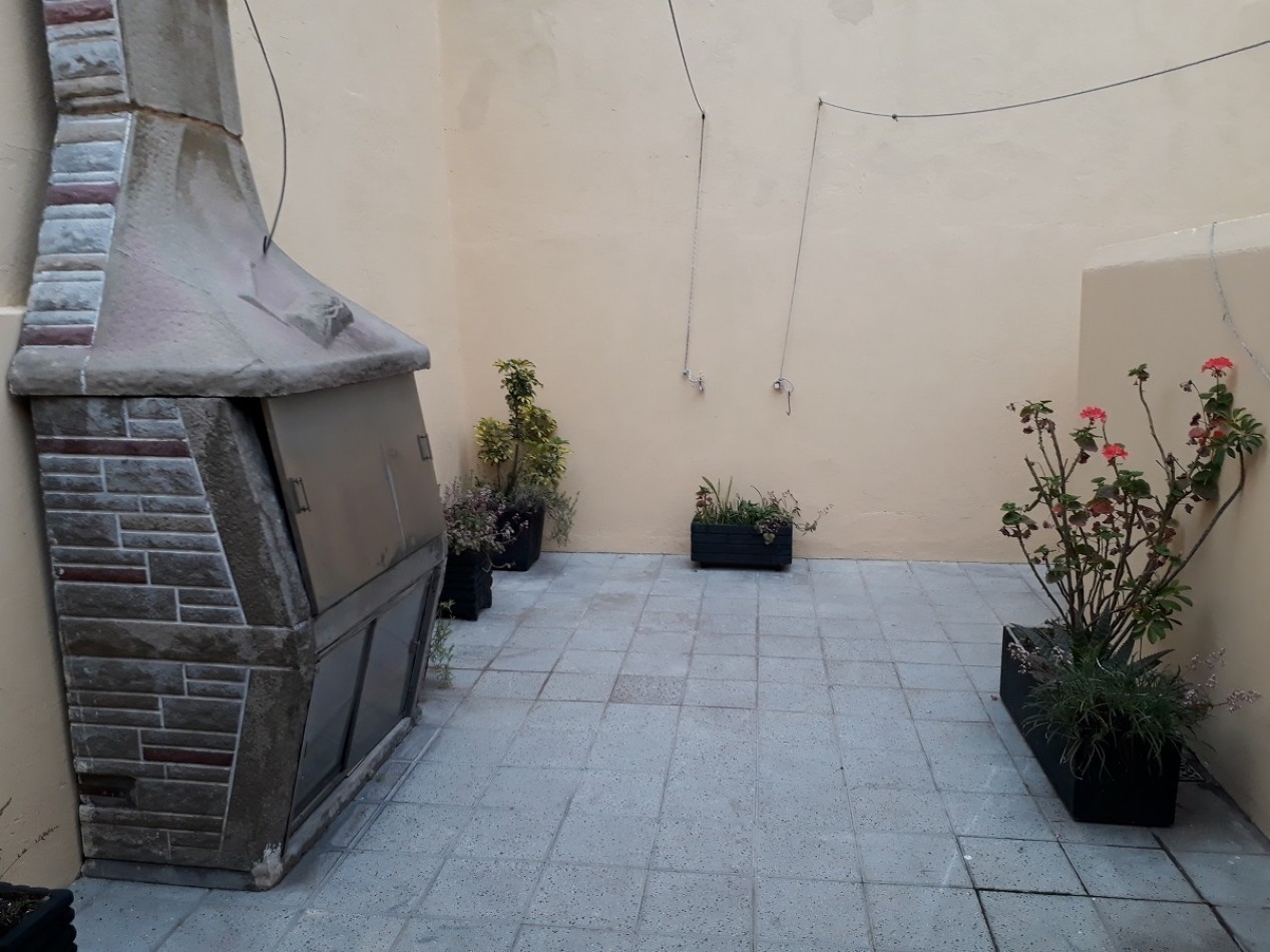 PH DE 2 AMB CON PATIO. RECICLADO. INDEPENDIENTE 
