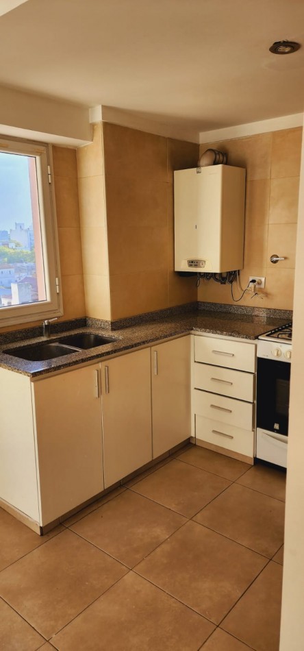 DEPARTAMENTO DE 2 AMB CON COCHERA 