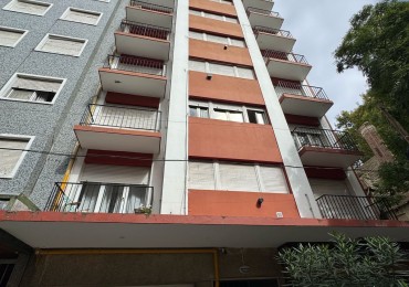DEPARTAMENTO DE 2 AMB A LA CALLE CON BALCON 