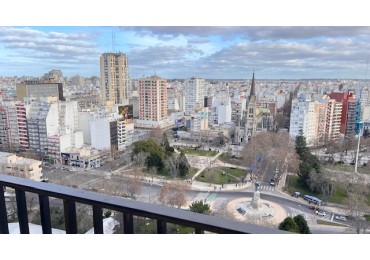DEPARTAMENTO DE 2 AMB EXTERNO CON VISTA PANORAMICA. COCHERA Y BAULERA