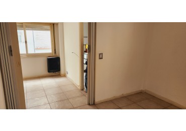 DEPARTAMENTO DE 1 AMB LUMINOSO. DIVIDIDO