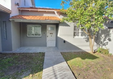 CHALET DE 3 AMBIENTES. GARAJE Y PATIO