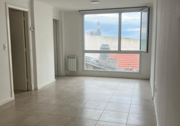 DEPARTAMENTO DE 2 AMB EXTERNO CON VISTA AL MAR. COCHERA Y BAULERA
