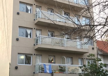 SEMIPISO DE 2 AMB A LA CALLE CON BALCON Y COCHERA 