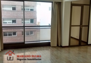 DEPARTAMENTO DE 2 AMB + ESCRITORIO. COCHERA